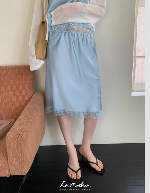 蕾絲緞面中長裙